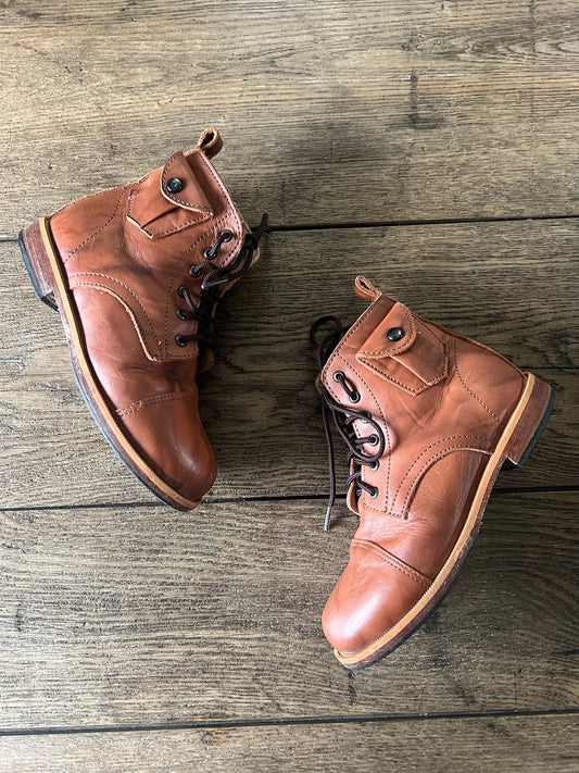 Mikolelon Leather Boots