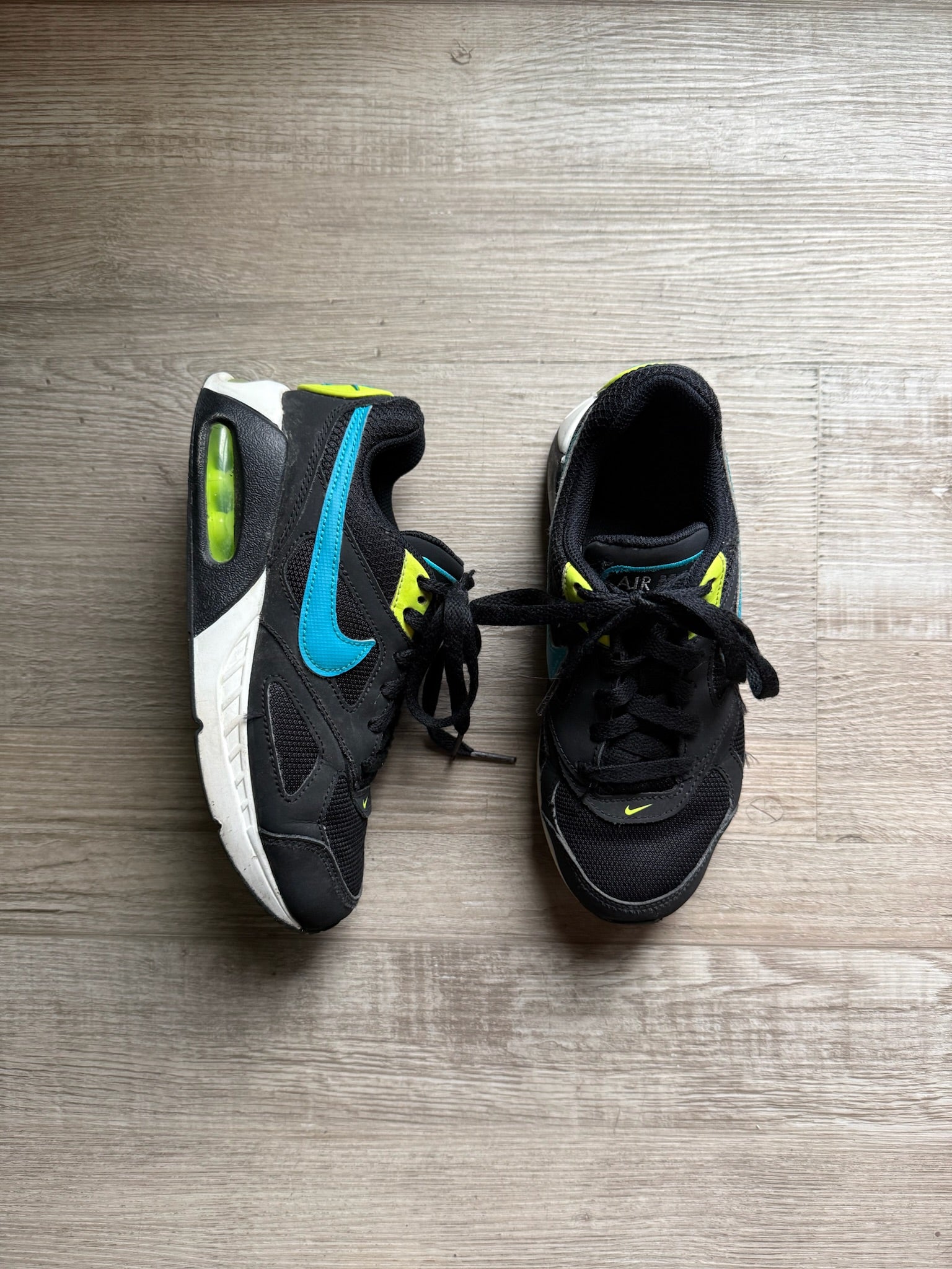 Nike Blue Check AirMax Sneakers