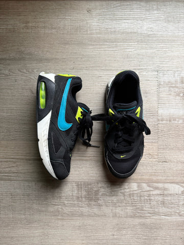 Nike Blue Check AirMax Sneakers