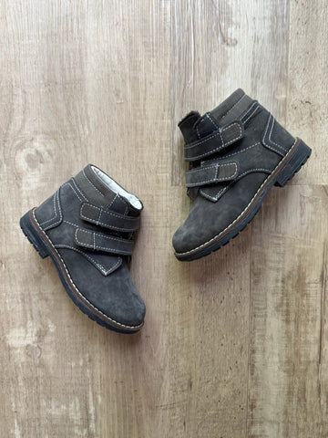 Andanenes Grey Boots