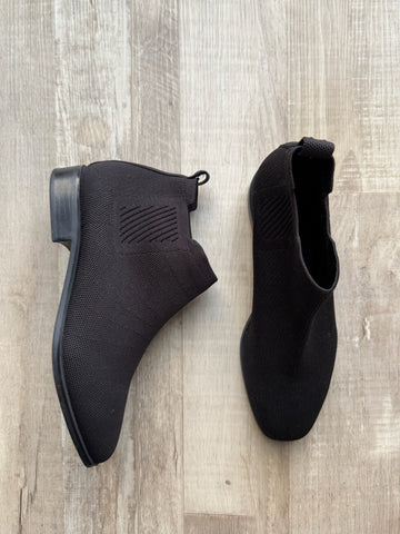 Vivaia Black Booties
