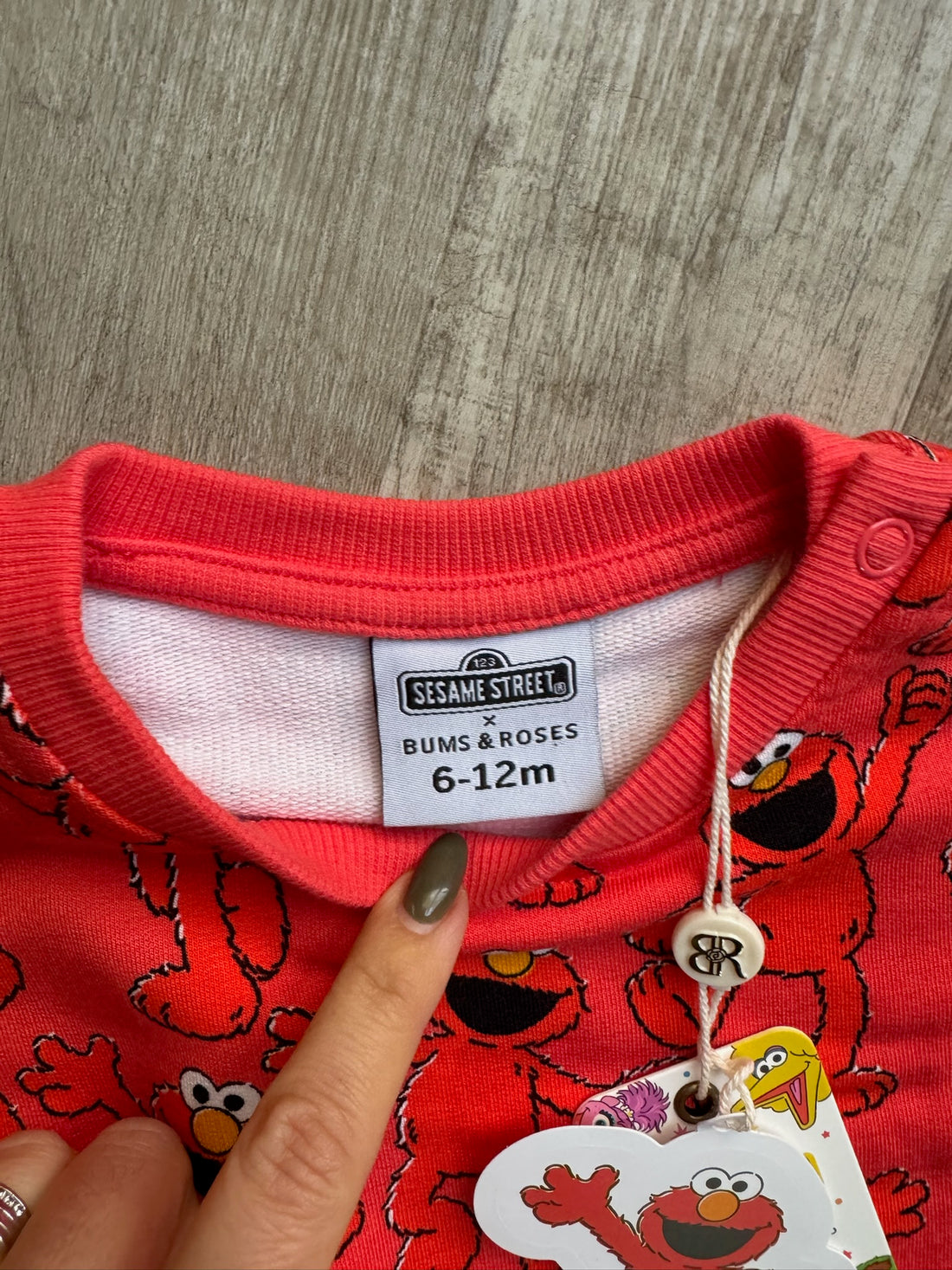 Bums & Roses Elmo Pullover - NEW