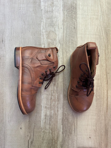 Mikoleon Brown Boots