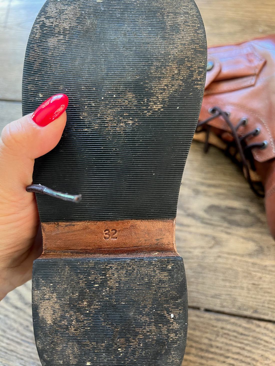 Mikoleon Brown Boots