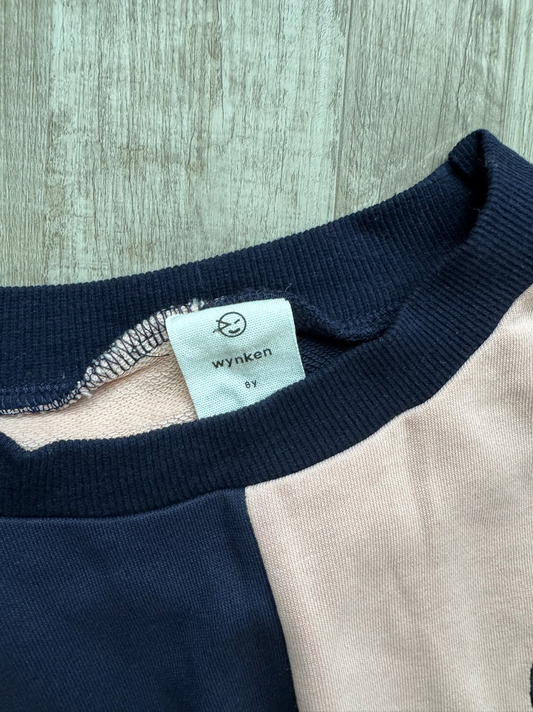 Wynken Black/Pink Pullover