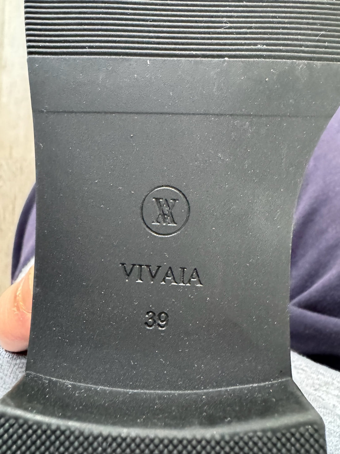 Vivaia Black Booties