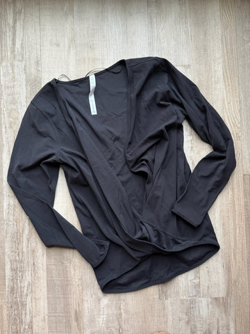 Lulu Black Top