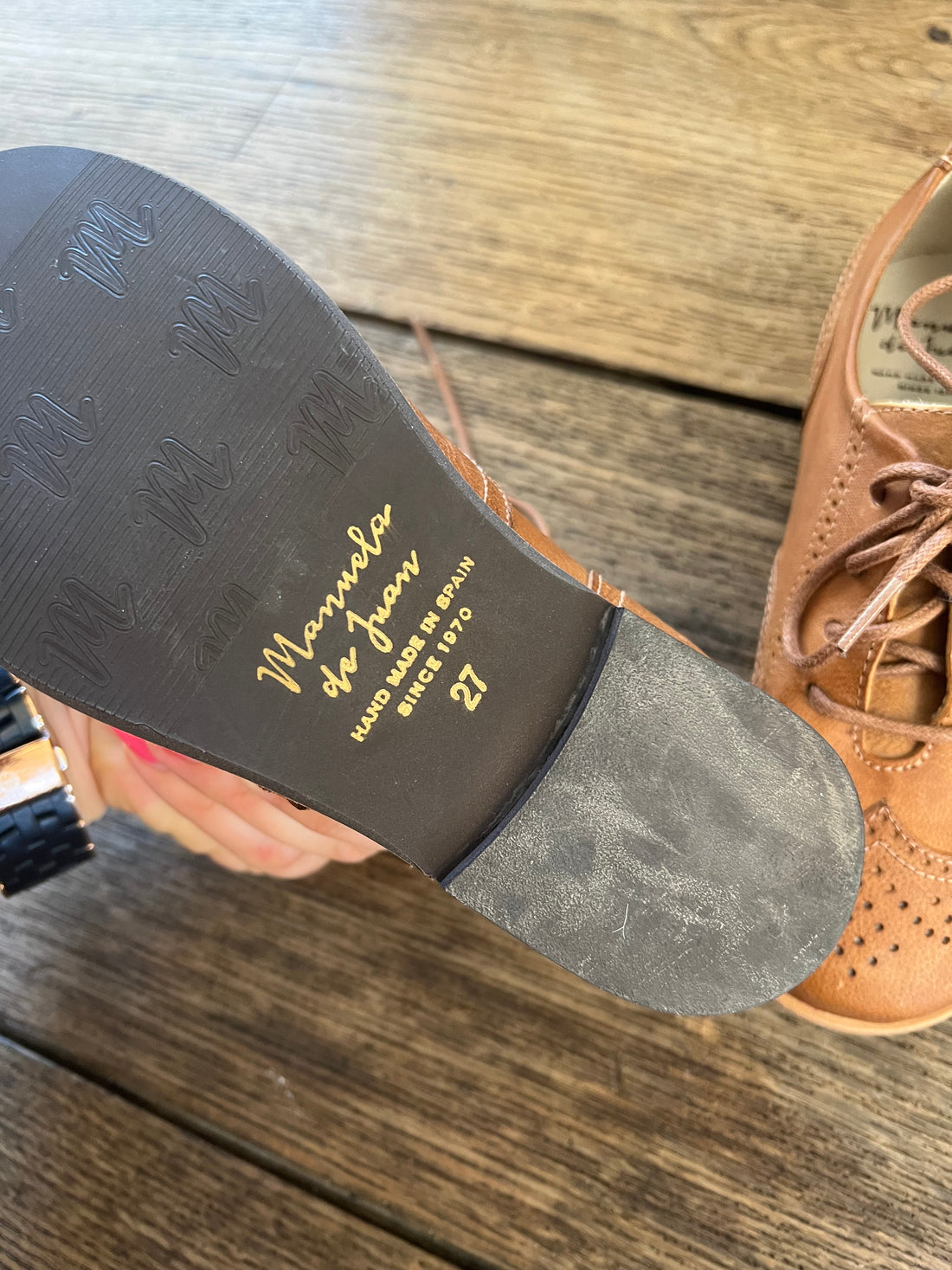 Mannuela de Juan Oxfords