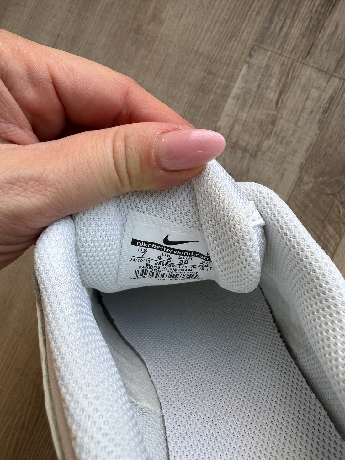 Nike White Shoes W NEW