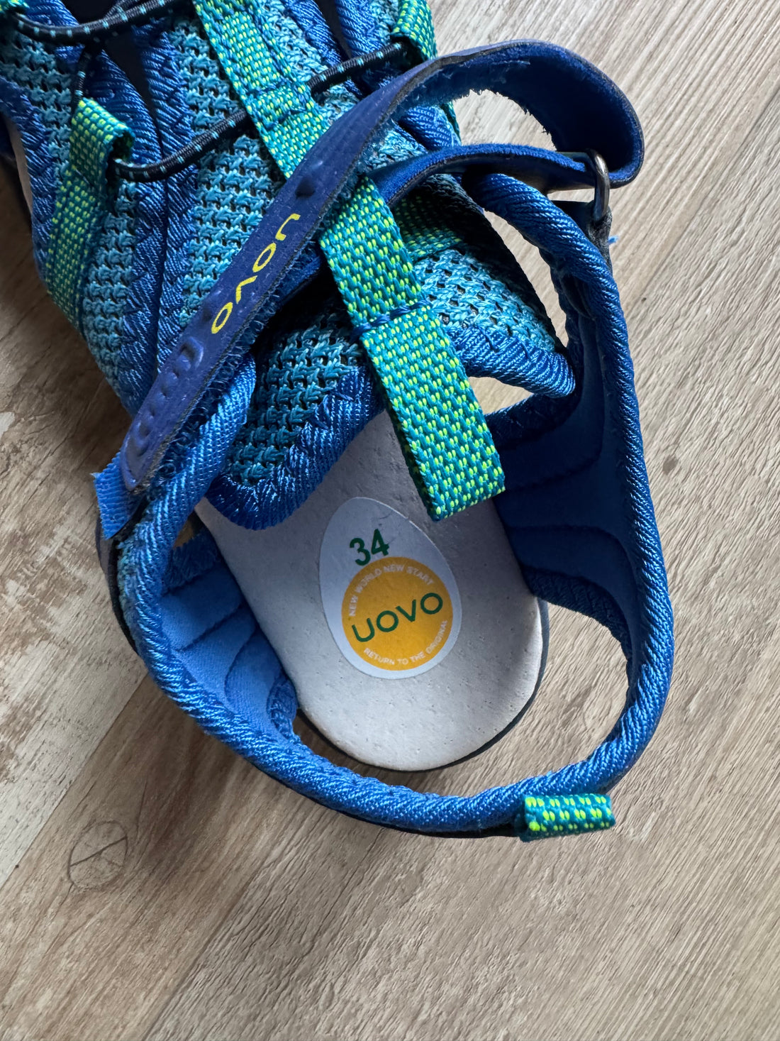 Uovo Sandals
