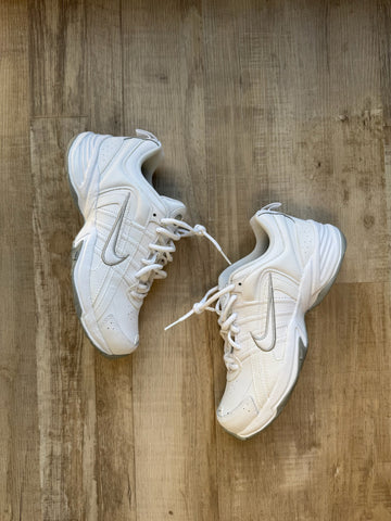 Nike White Shoes W NEW