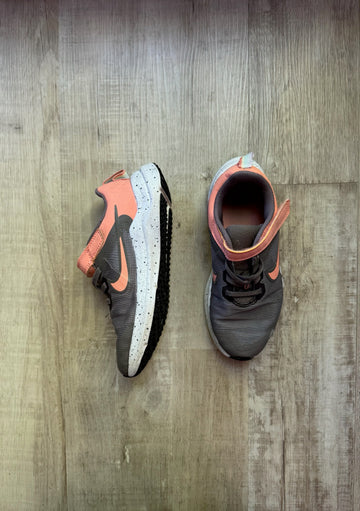 Nike Grey & Pink