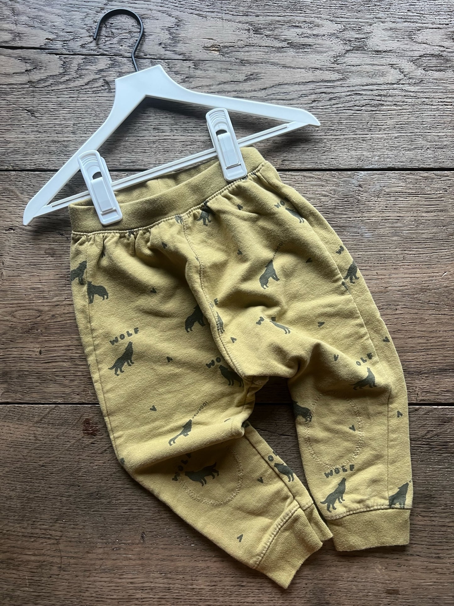 Zara Wolf Sweats mini treehouse
