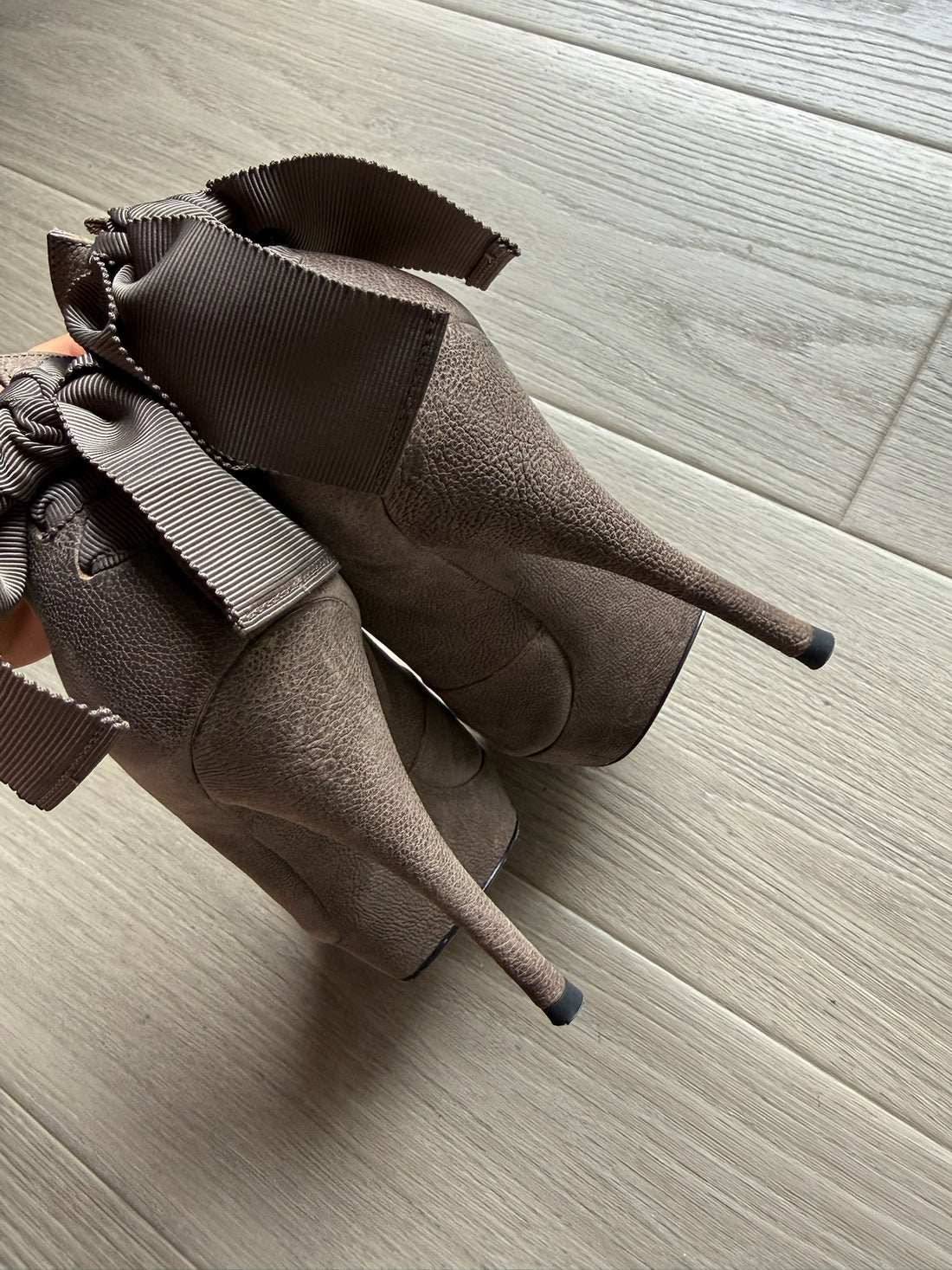 Vera Wang Grey Heels