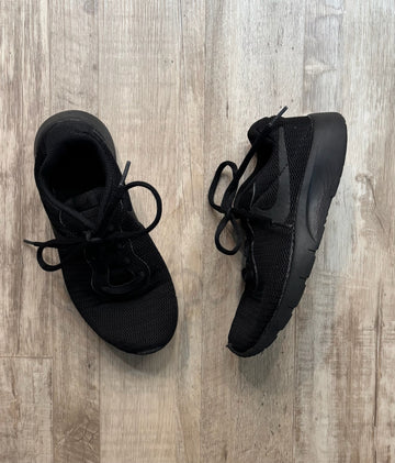 Nike Black Sneakers