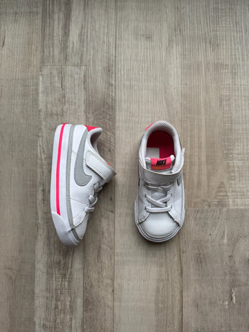Nike White w/ Pink Shoes
