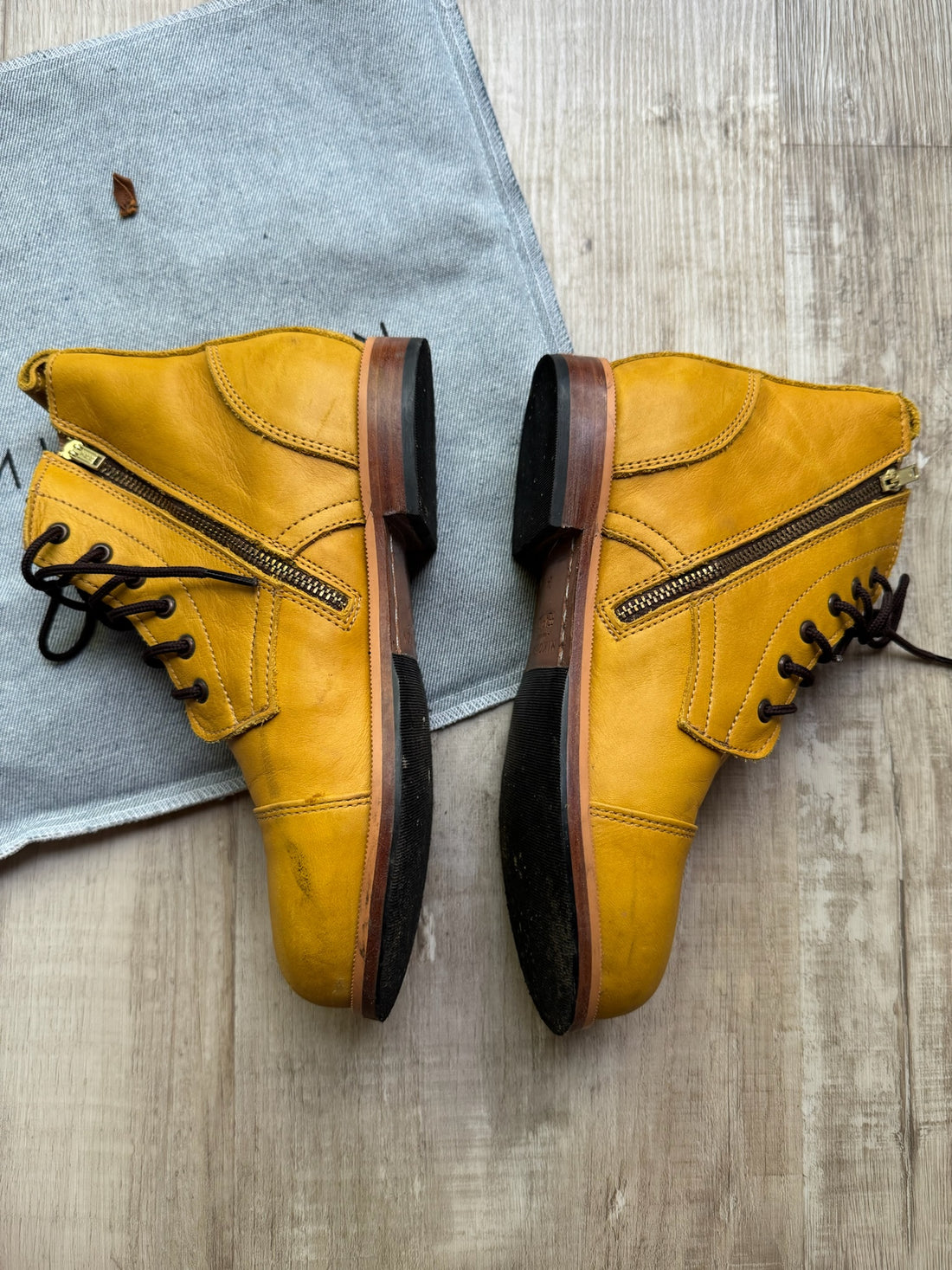 Mikoleon Mustard Boots
