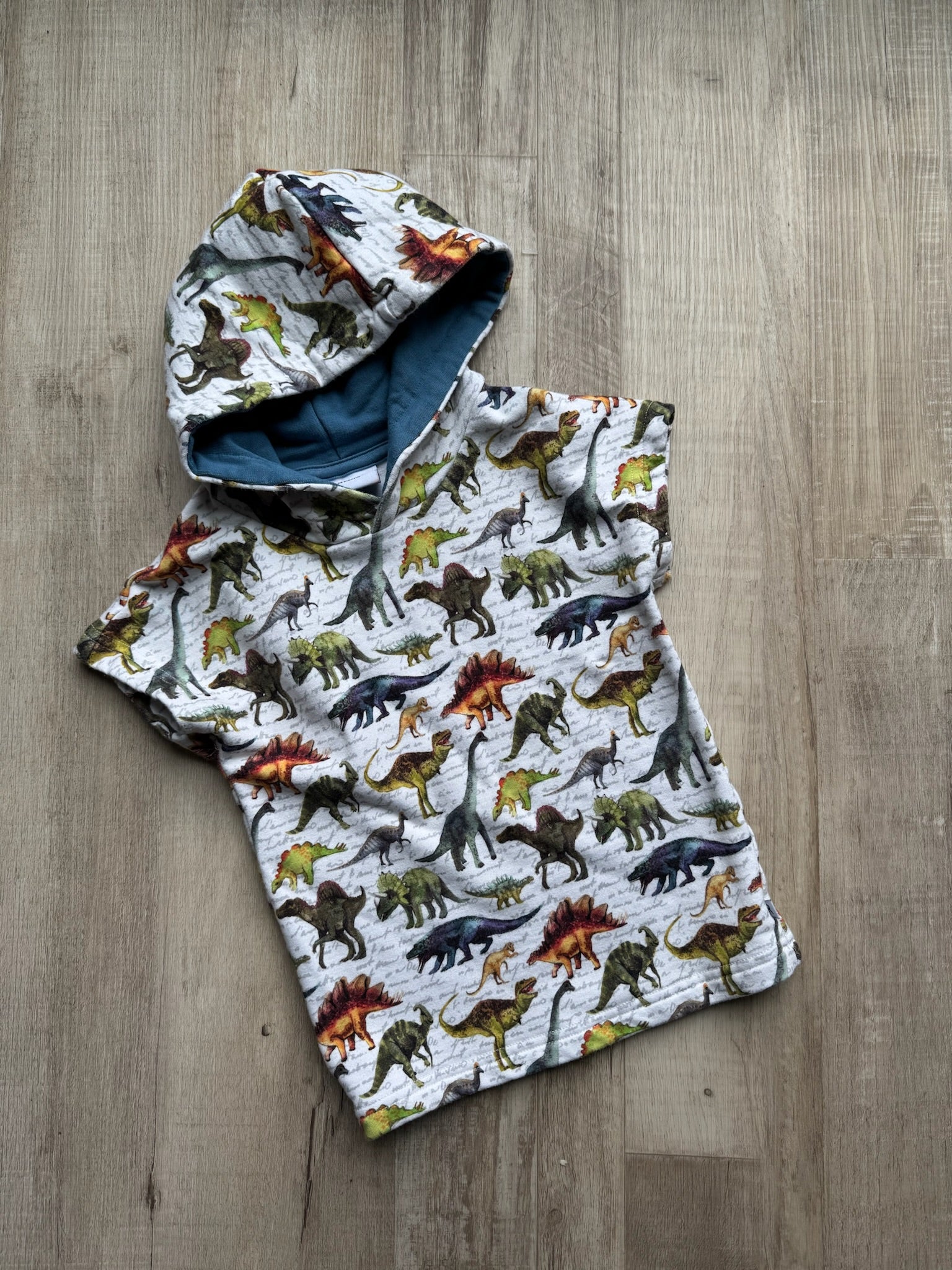 Bums & Roses Dino Top