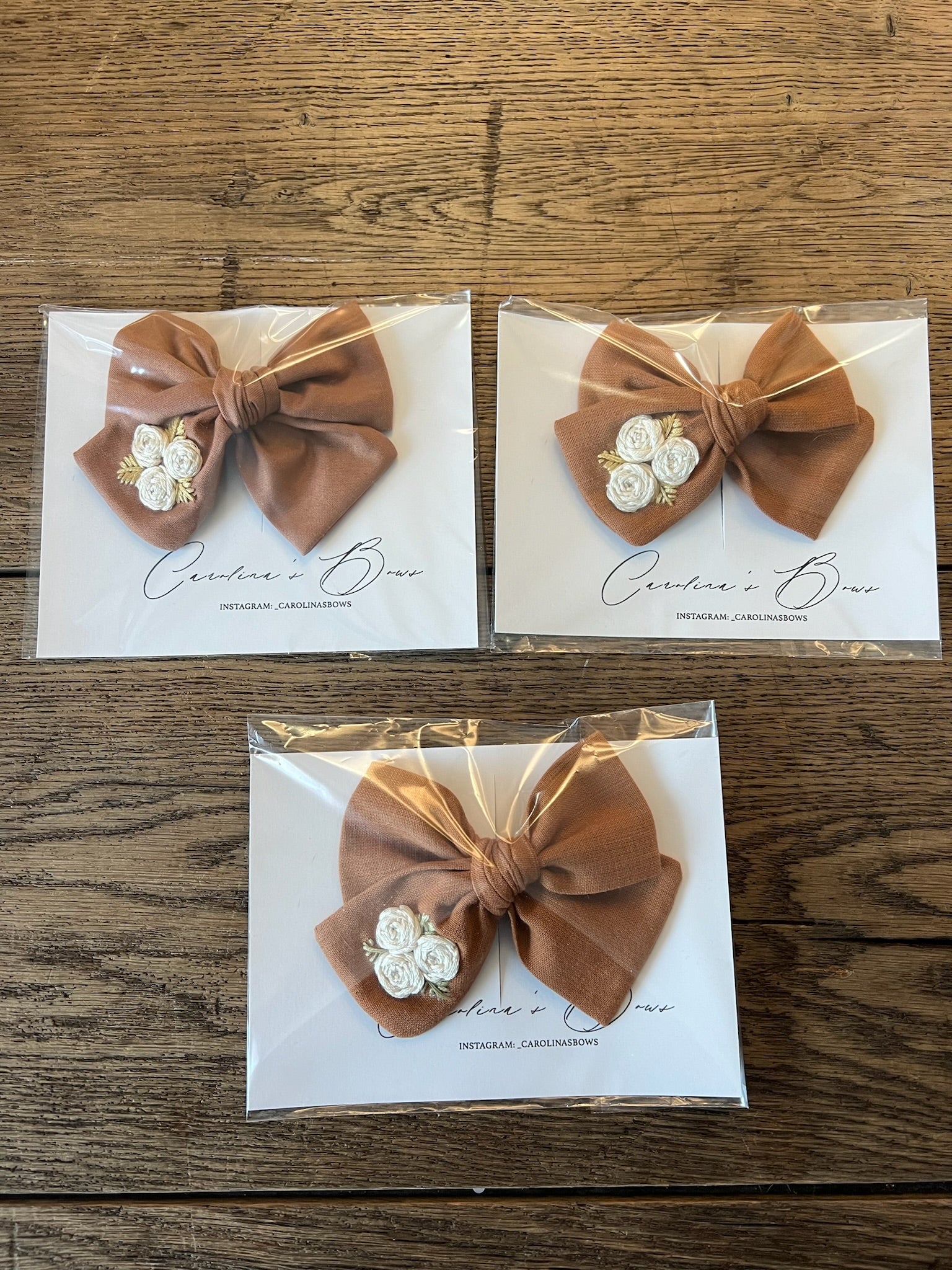Carolina’s Hand Made/Embroidered Linen Bow