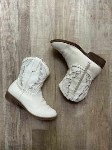 Boutique White Boots