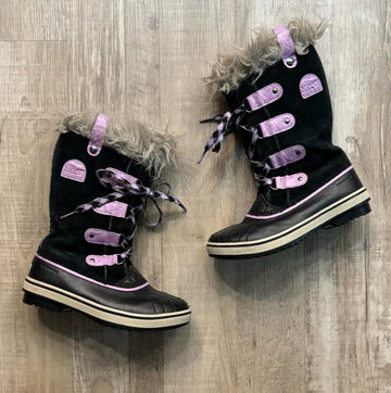 Sorel Purple / Black Boots